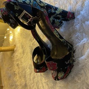 Guess heels